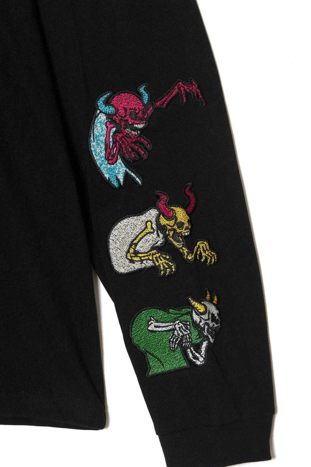 A SKELETON IN THE CLOSET EMBROIDERY LONG SLEEVE TEE
/BLACK