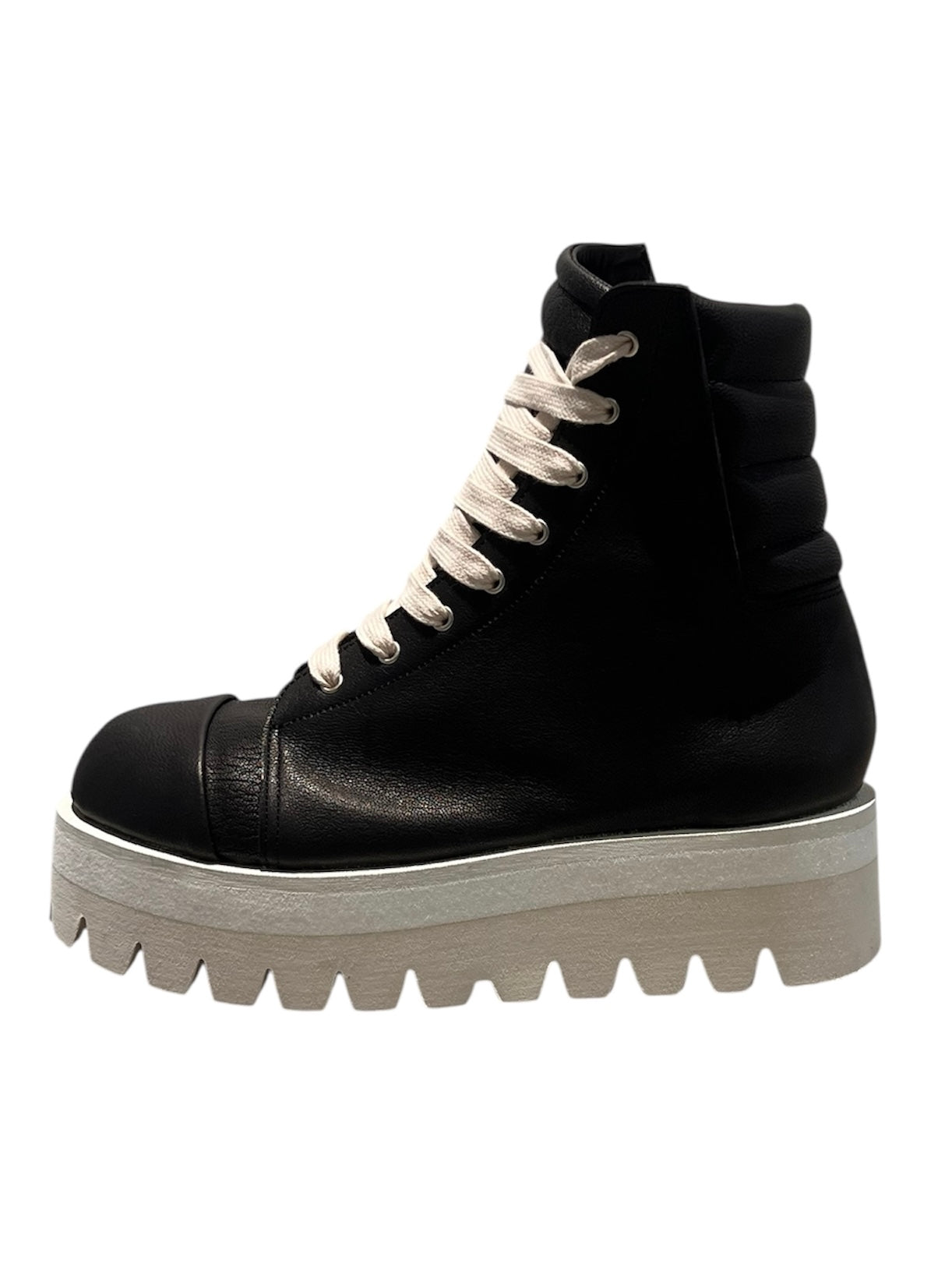 COW LEATHER BOOTS/BLACK×WHITE