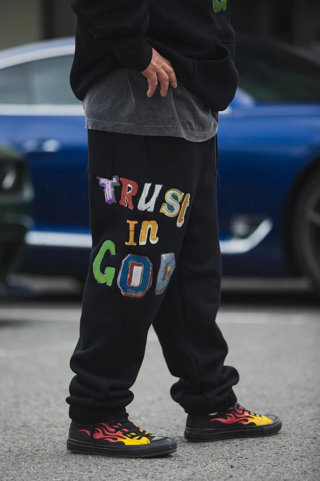 TRUST IN GOD EMBROIDERY SWEAT PANTS/BLACK
