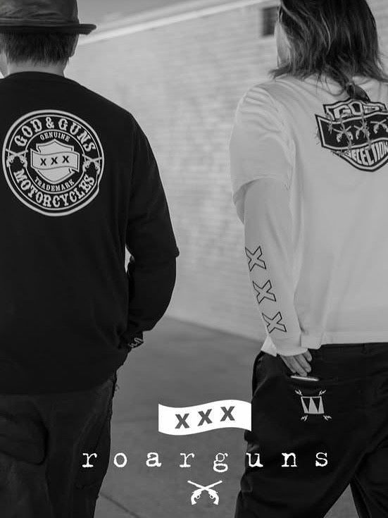 TRIPLE GUNS EMBLEM LAYERED T-SHIRT
