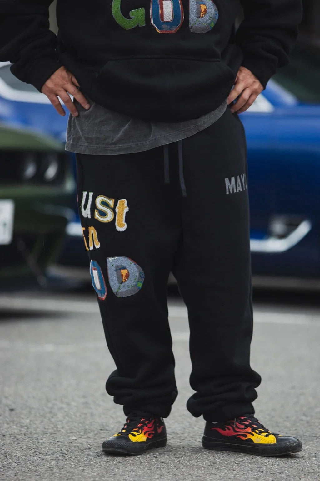 TRUST IN GOD EMBROIDERY SWEAT PANTS/BLACK