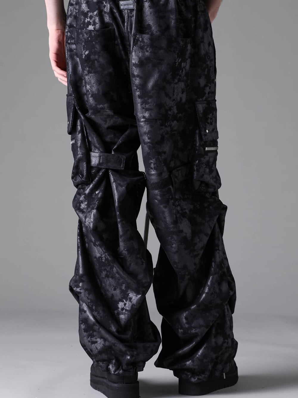 SWEAT CARGO TUCK WIDE PANTS(BLACK)
