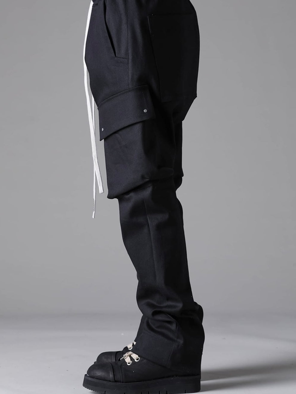 STRETCH CARGO FLARED PANTS(BLACK)