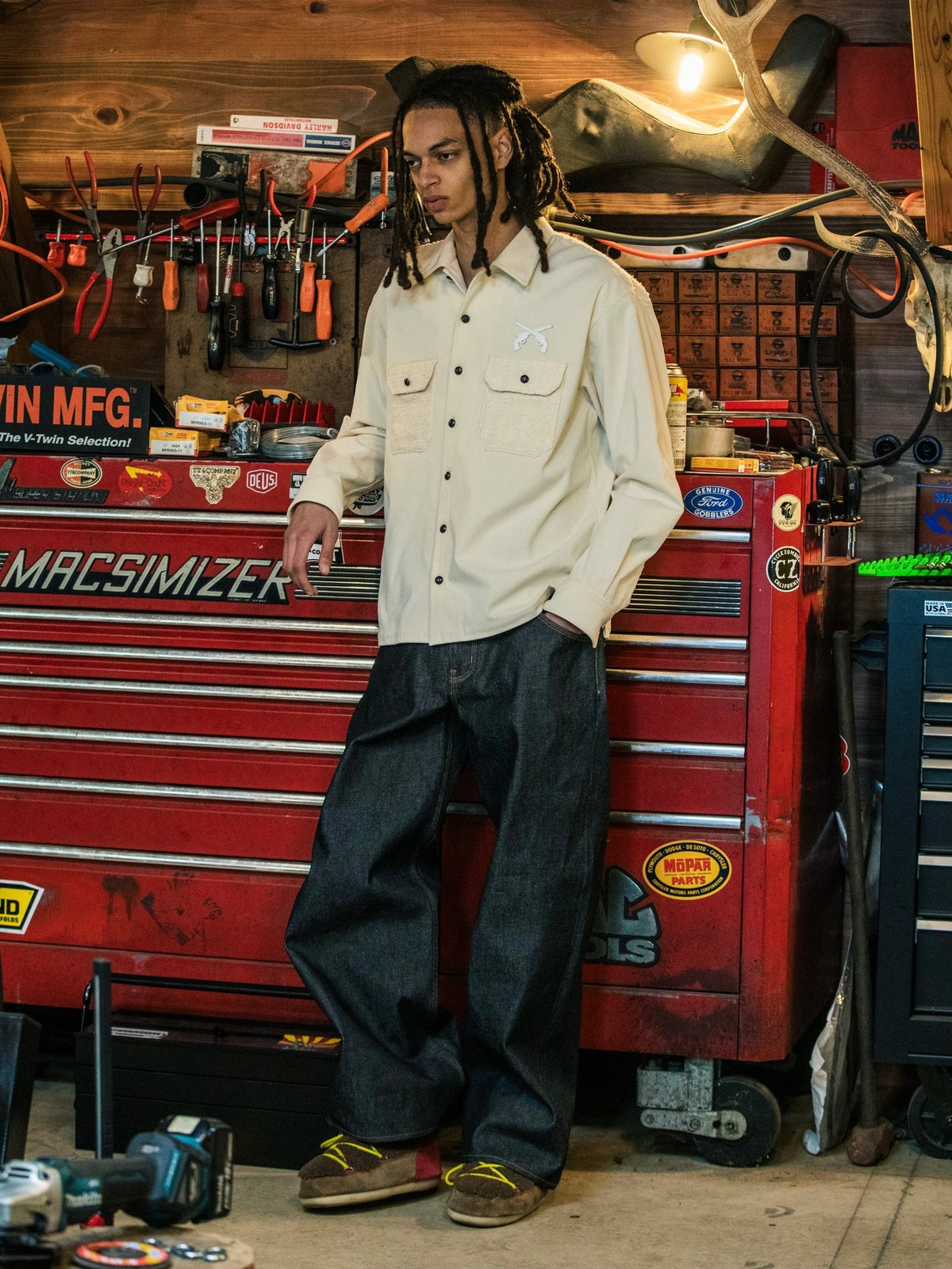 LEATHER PATCH CORDUROY SHIRTS(OFF WHITE)