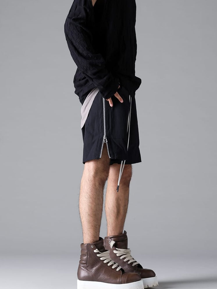 SIDE ZIP SHORTS