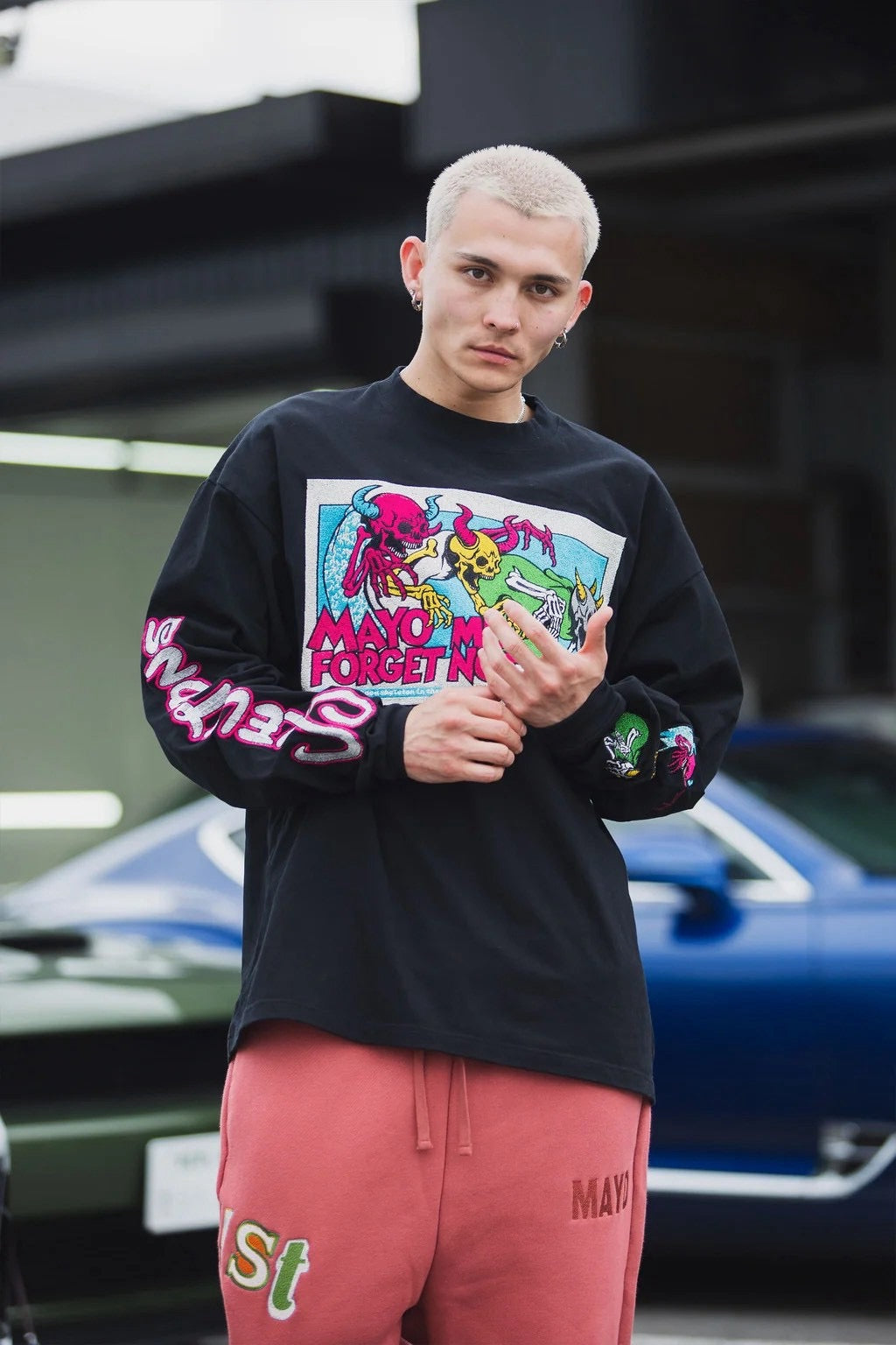 A SKELETON IN THE CLOSET EMBROIDERY LONG SLEEVE TEE
/BLACK