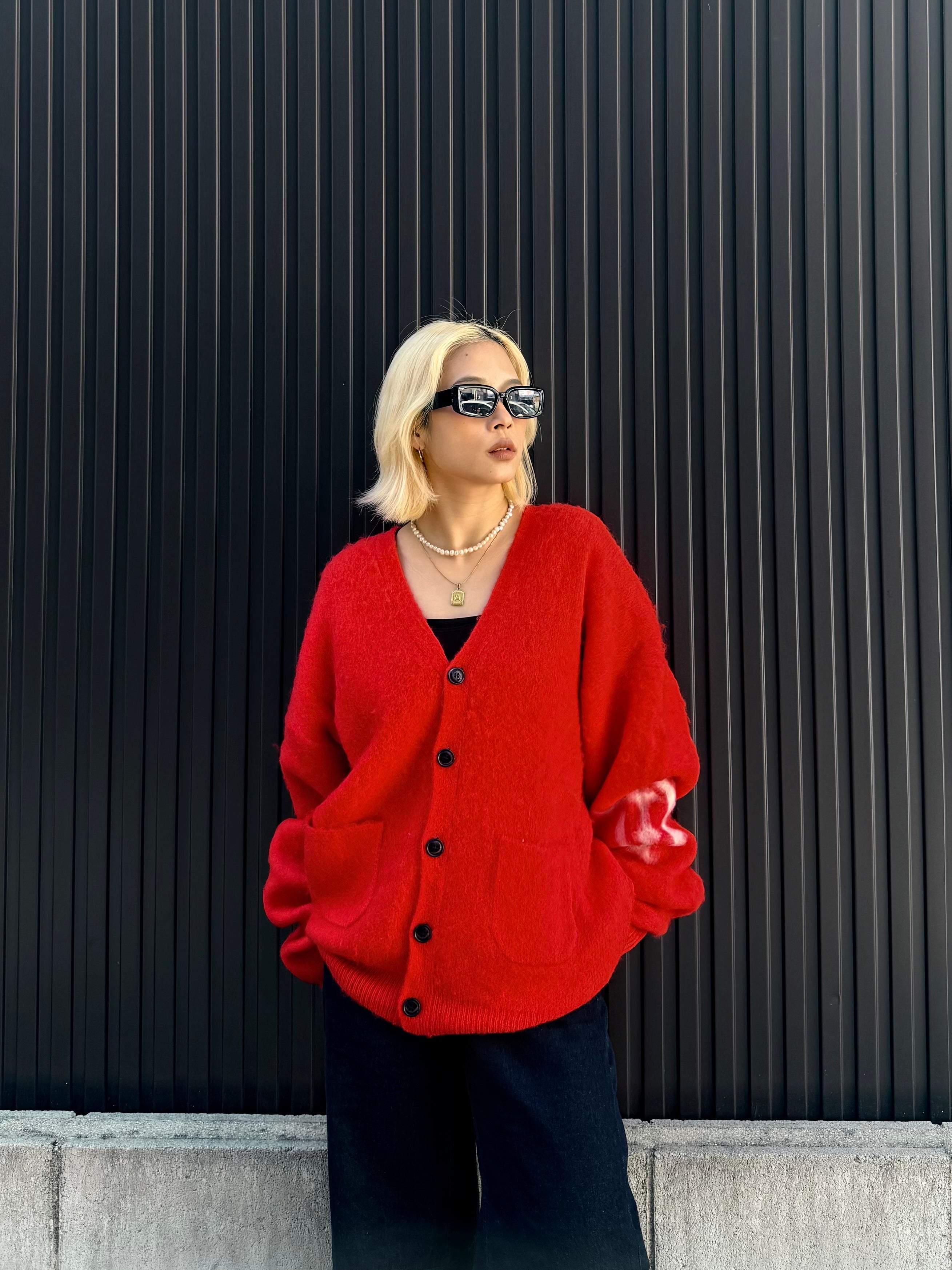 ビビッドレッドエフォートレスシックスタイル