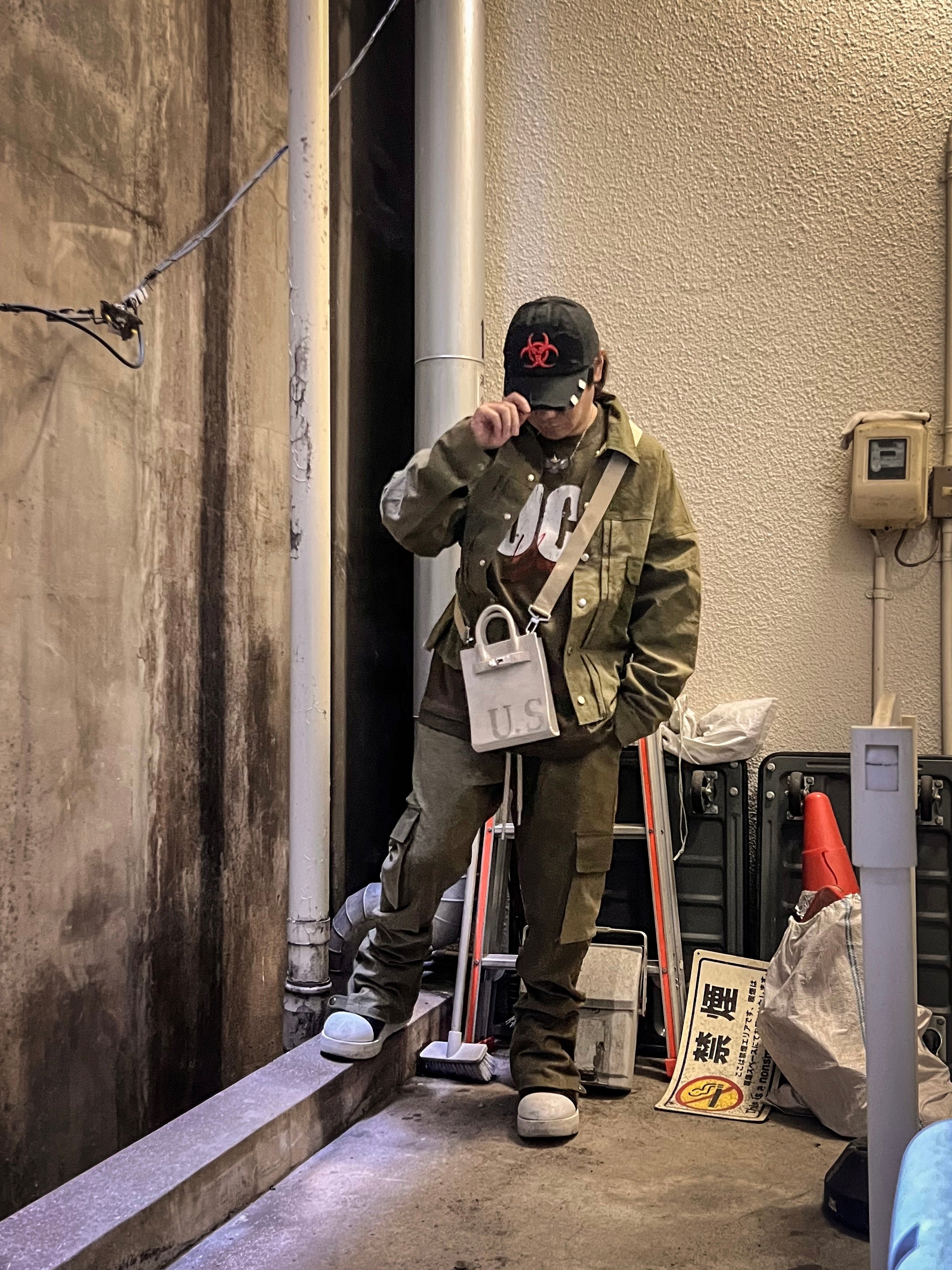 無骨さを整えるミリタリーコーデ