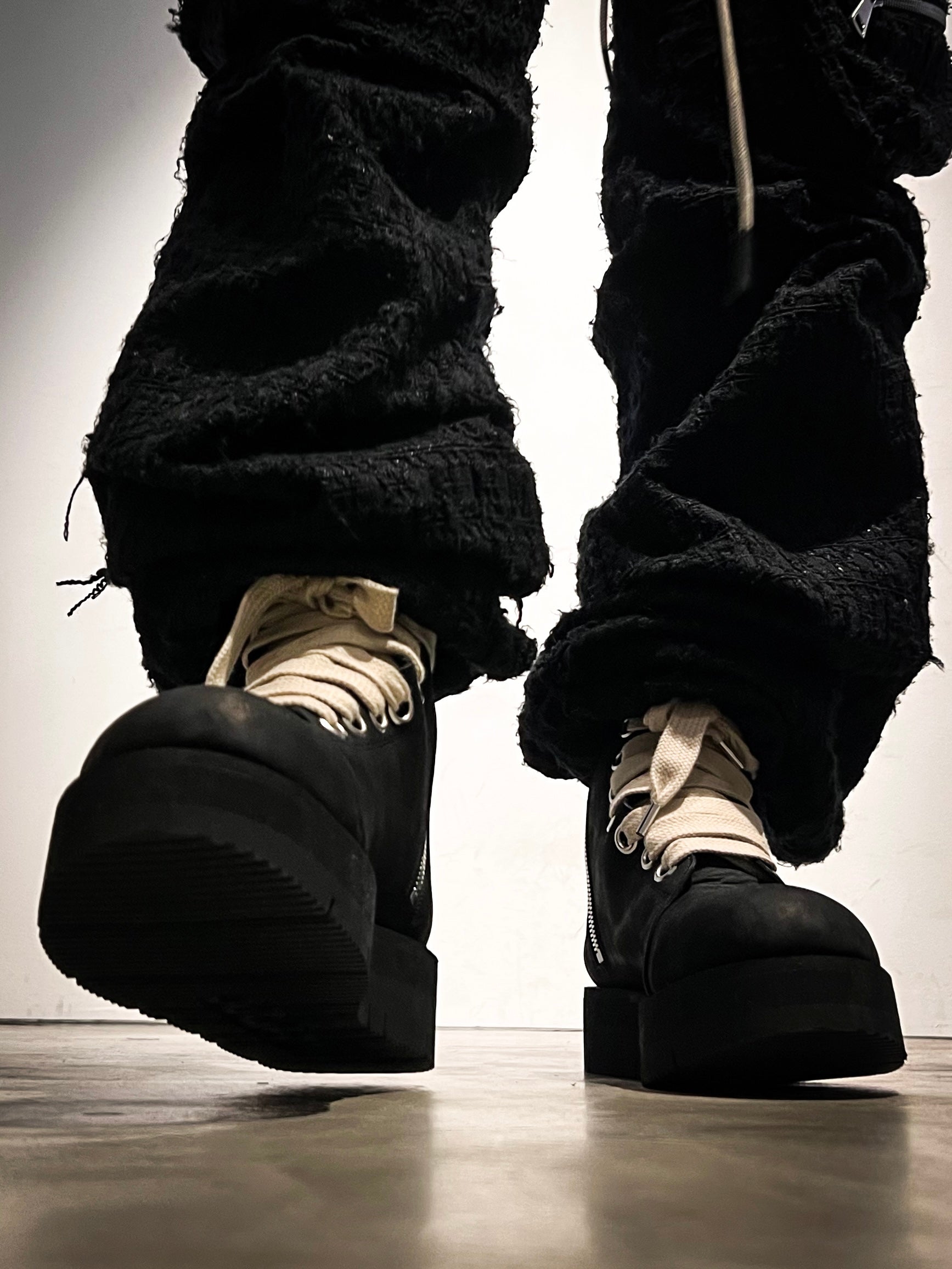 OILED NUBUCK BOOTS/BLACK×BLACK