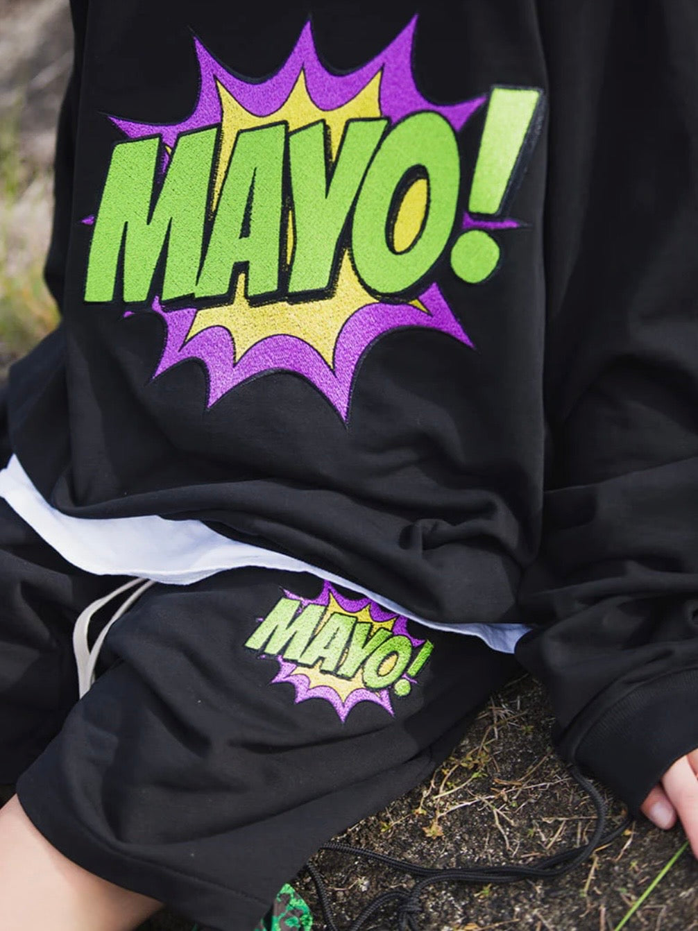 SPEECH BUBBLE GARMENT DYE EMBROIDERY CREW NECK SWEAT