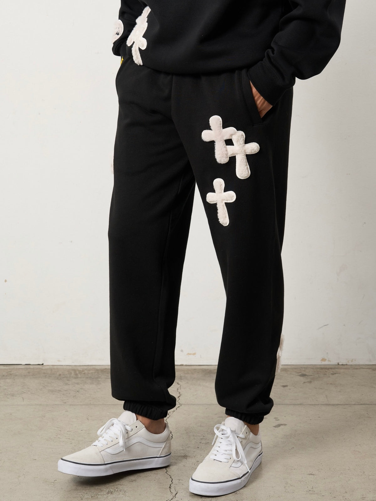 ムックボアミックスパッチワーク スエットパンツ(BLACK)