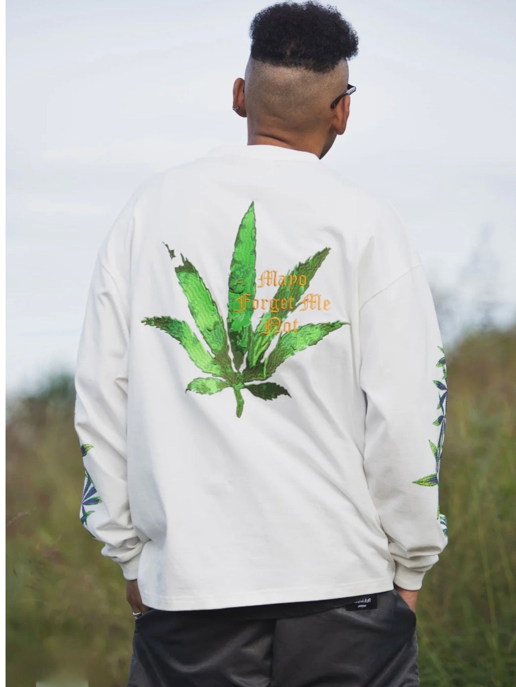 SKULL WEED EMBROIDERY & PRINT RHINE STONE LONG SLEEVE TEE