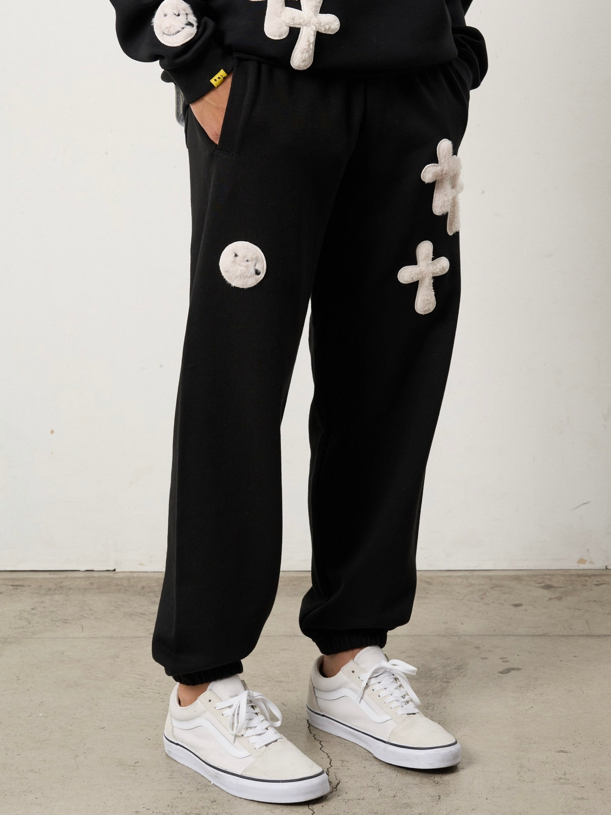 ムックボアミックスパッチワーク スエットパンツ(BLACK)