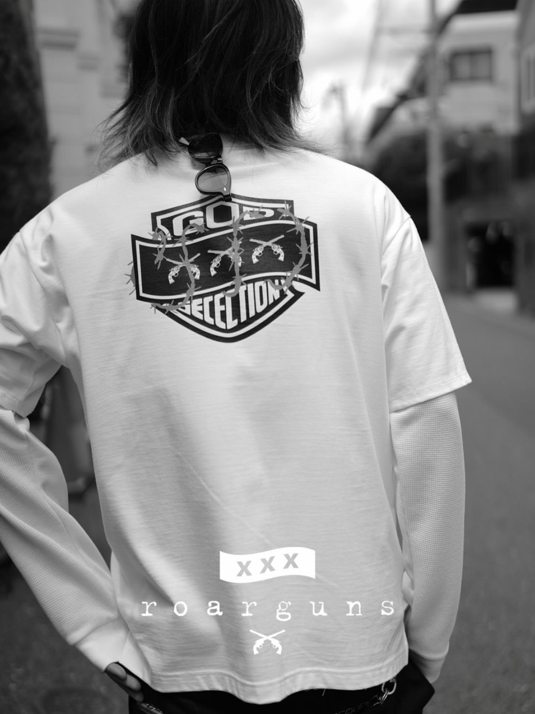 TRIPLE GUNS EMBLEM LAYERED T-SHIRT(WHITE)