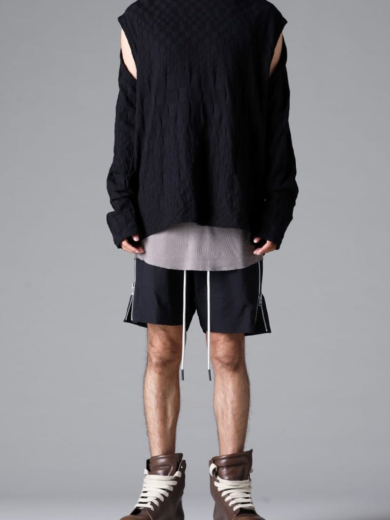 SIDE ZIP SHORTS
