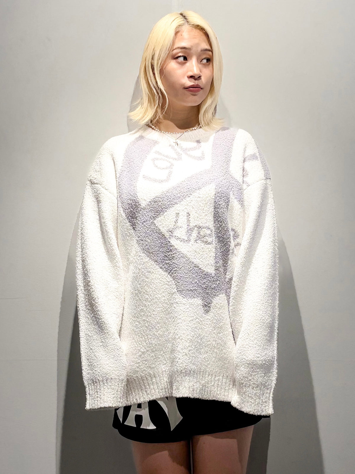 マシュマロモールヤーン ドリップピースロゴ パイルジャガード プルオーバー(WHITE)
