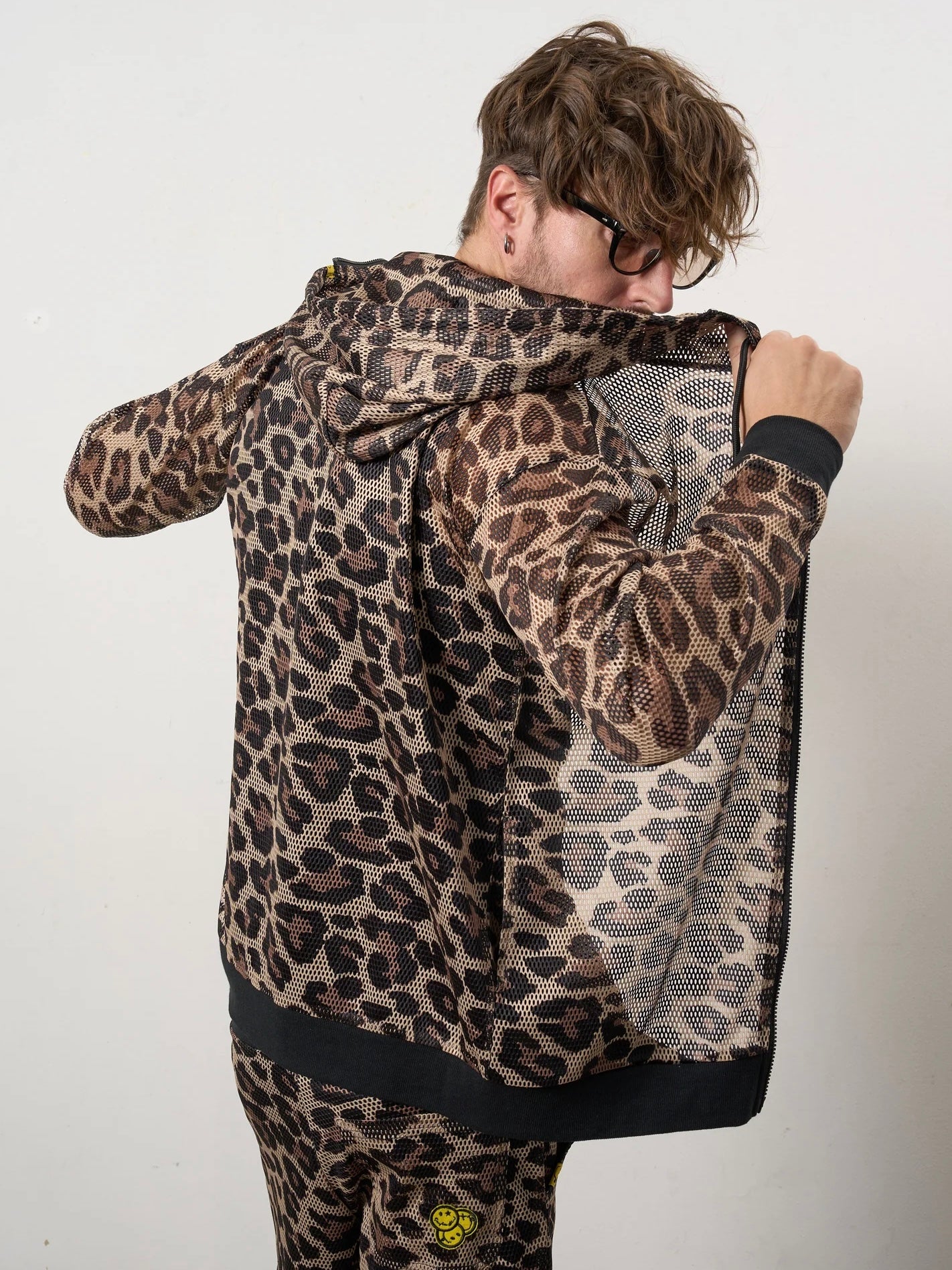 レオパードメッシュ スマイリーパッチ ジップパーカー